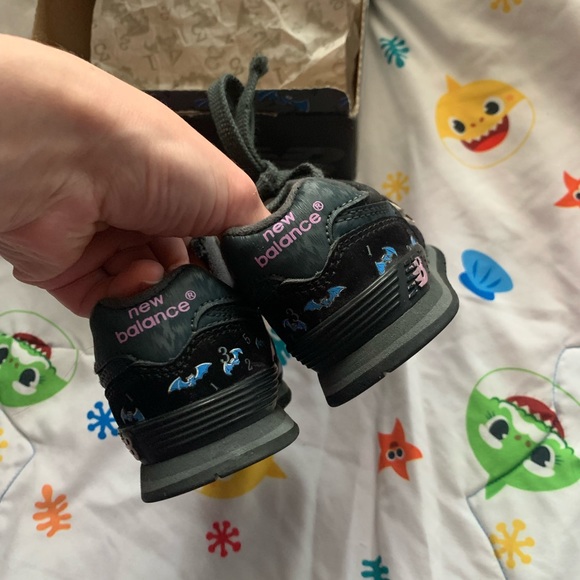 New Balance Sesame Street Infant 6c Sneakers - Picture 6 of 9